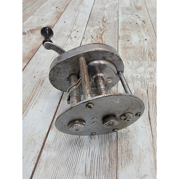 Vintage South Bend Model No. 790 Smoothcast Direct Drive Fishing Reel - Picture 4 of 8